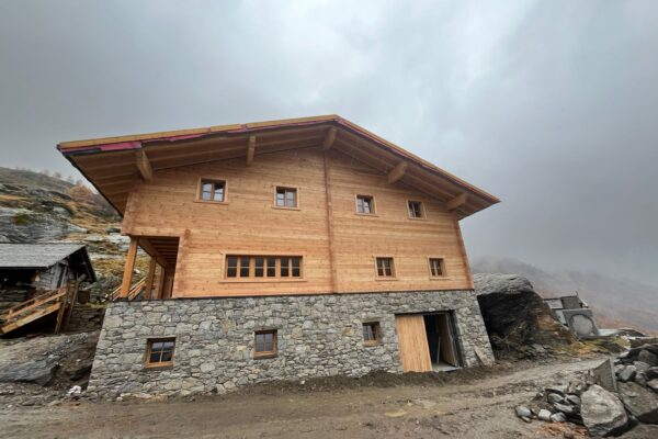 Almhütte von Vorne 1